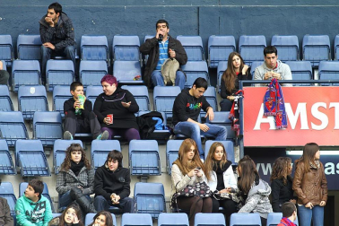 Imágenes de la afición del Reyno de Navarra en el encuentro Osasuna 0 - Rayo Vallecano 0.