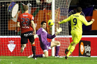 Imágenes del partido entre Osasuna y Villarreal que se ha disputado este domingo en Pamplona