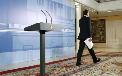 Imágenes de la llegada de Mariano Rajoy a la Moncloa, por primera vez como presidente de España, y de la juramentación celebrada en el Palacio de La Zarzuela ante su homólogo saliente, José Luis Rodríguez Zapatero y los Reyes.