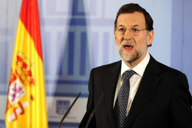 Imágenes de la llegada de Mariano Rajoy a la Moncloa, por primera vez como presidente de España, y de la juramentación celebrada en el Palacio de La Zarzuela ante su homólogo saliente, José Luis Rodríguez Zapatero y los Reyes.