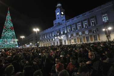 Imágenes de las celebraciones en distintas partes del mundo de la llegada del Año Nuevo 2012 y la despedida de 2011 en la tradicional Nochevieja.