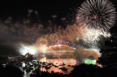 Imágenes de las celebraciones en distintas partes del mundo de la llegada del Año Nuevo 2012 y la despedida de 2011 en la tradicional Nochevieja.