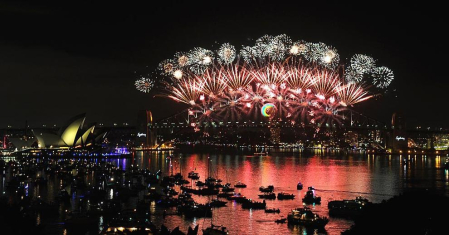 Imágenes de las celebraciones en distintas partes del mundo de la llegada del Año Nuevo 2012 y la despedida de 2011 en la tradicional Nochevieja.
