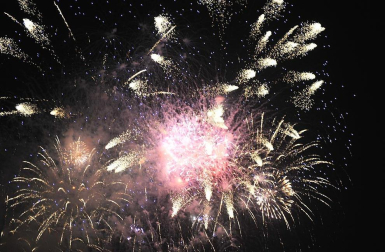 Imágenes de las celebraciones en distintas partes del mundo de la llegada del Año Nuevo 2012 y la despedida de 2011 en la tradicional Nochevieja.