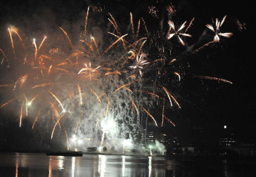Imágenes de las celebraciones en distintas partes del mundo de la llegada del Año Nuevo 2012 y la despedida de 2011 en la tradicional Nochevieja.