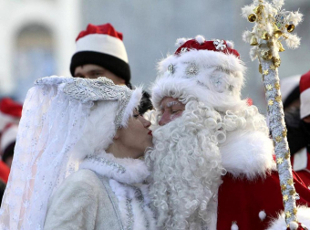Imágenes de las celebraciones en distintas partes del mundo de la llegada del Año Nuevo 2012 y la despedida de 2011 en la tradicional Nochevieja.