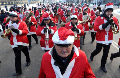 Imágenes de las celebraciones en distintas partes del mundo de la llegada del Año Nuevo 2012 y la despedida de 2011 en la tradicional Nochevieja.