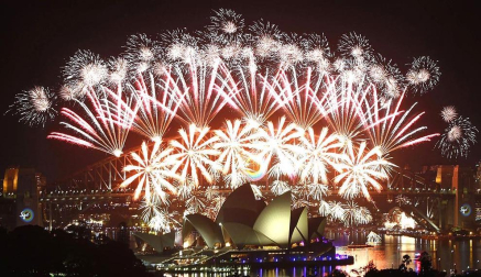 Imágenes de las celebraciones en distintas partes del mundo de la llegada del Año Nuevo 2012 y la despedida de 2011 en la tradicional Nochevieja.