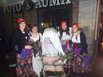 Los pamploneses recibieron el nuevo año con los mejores disfraces