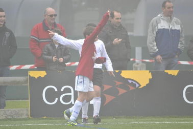 Este martes 3 de enero y con una intensa niebla en Tajonar, se han disputado los cuartos de final del Torneo Interescolar. En esta galería de imágenes se muestran los partidos Sagrado Corazón-Virgen Blanca y Cardenal Ilundáin-Escolapios Calasanz. Este último se ha resuelto en los penaltis