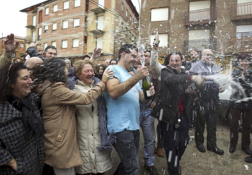 Celebraciones de los agraciados con el sorteo de 'El Niño'