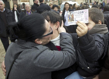 Celebraciones de los agraciados con el sorteo de 'El Niño'