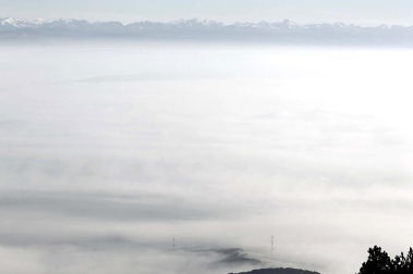 La Cuenca de Pamplona ha amanecido esta mañana rodeada por la niebla