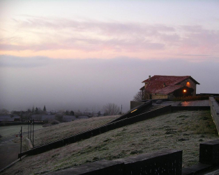 La Cuenca de Pamplona ha amanecido esta mañana rodeada por la niebla