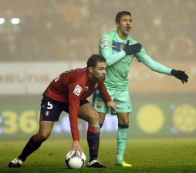 Imágenes del partido Osasuna-Barcelona correspondiente a la vuelta de octavos de final de la Copa del Rey.