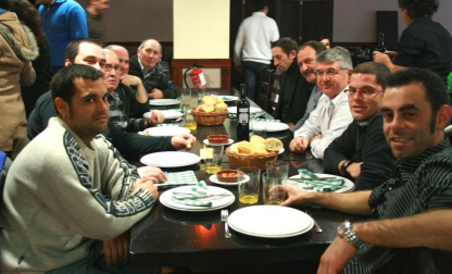 Imágenes de las sidrerías Auzmendi y Kalean Gora en el primer 'txotx' de la temporada