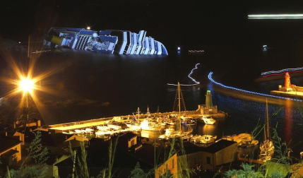 Varias personas han muerto y otras han resultado heridas, mientras continúan las labores de rescate de los pasajeros del crucero Costa Concordia, que encalló la noche del viernes en la isla italiana de Giglio.