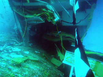 Varias personas han muerto y otras han resultado heridas, mientras continúan las labores de rescate de los pasajeros del crucero Costa Concordia, que encalló la noche del viernes en la isla italiana de Giglio.