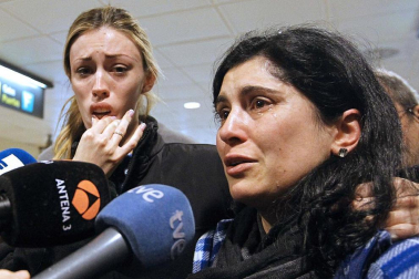 Varias personas han muerto y otras han resultado heridas, mientras continúan las labores de rescate de los pasajeros del crucero Costa Concordia, que encalló la noche del viernes en la isla italiana de Giglio.