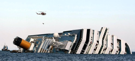 Varias personas han muerto y otras han resultado heridas, mientras continúan las labores de rescate de los pasajeros del crucero Costa Concordia, que encalló la noche del viernes en la isla italiana de Giglio.