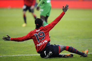 Imágenes del partido entre Osasuna y Racing en el Reyno de Navarra