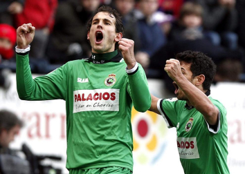 Imágenes del partido entre Osasuna y Racing en el Reyno de Navarra