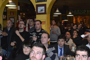 Los pamploneses disfrutan del partido de ida de cuartos de final de la Copa del Rey que enfrentó a Real Madrid y Barça