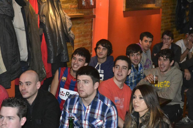 Los pamploneses disfrutan del partido de ida de cuartos de final de la Copa del Rey que enfrentó a Real Madrid y Barça