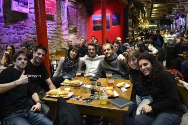 Los pamploneses disfrutan del partido de ida de cuartos de final de la Copa del Rey que enfrentó a Real Madrid y Barça
