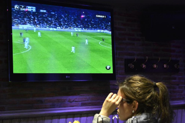 Los pamploneses disfrutan del partido de ida de cuartos de final de la Copa del Rey que enfrentó a Real Madrid y Barça