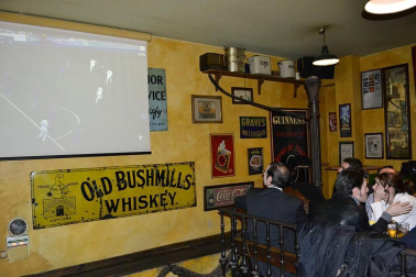 Los pamploneses disfrutan del partido de ida de cuartos de final de la Copa del Rey que enfrentó a Real Madrid y Barça