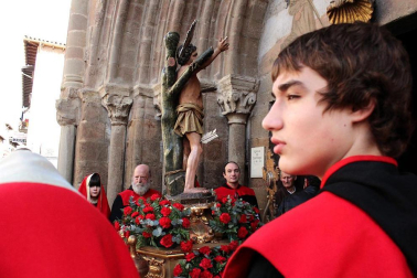 Sangüesa honra a San Sebastián