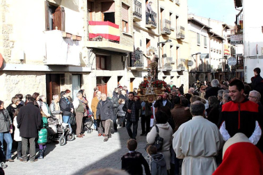 Sangüesa honra a San Sebastián