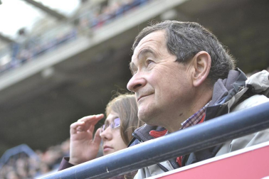 Imágenes de los aficionados de Osasuna durante el partido de Liga que enfrentó al equipo navarro con el Valencia