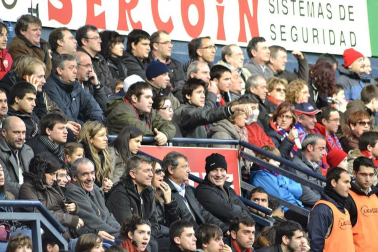 Imágenes de los aficionados de Osasuna durante el partido de Liga que enfrentó al equipo navarro con el Valencia