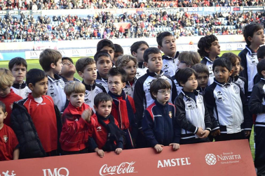 Imágenes de los aficionados de Osasuna durante el partido de Liga que enfrentó al equipo navarro con el Valencia