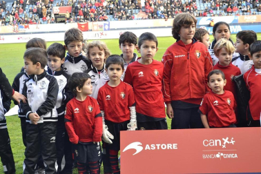 Imágenes de los aficionados de Osasuna durante el partido de Liga que enfrentó al equipo navarro con el Valencia