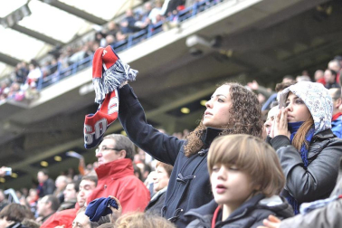 Imágenes de los aficionados de Osasuna durante el partido de Liga que enfrentó al equipo navarro con el Valencia