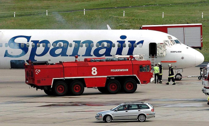 La empresa Spanair confirmó este viernes el cese de sus vuelos, que fueron cancelados esa misma noche en los principales aeropuertos de España.