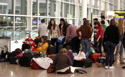 La empresa Spanair confirmó este viernes el cese de sus vuelos, que fueron cancelados esa misma noche en los principales aeropuertos de España.