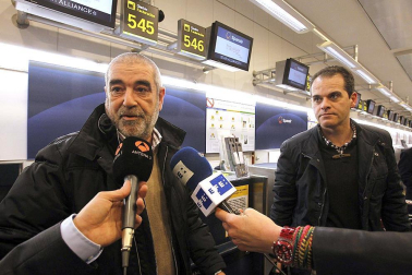 La empresa Spanair confirmó este viernes el cese de sus vuelos, que fueron cancelados esa misma noche en los principales aeropuertos de España.