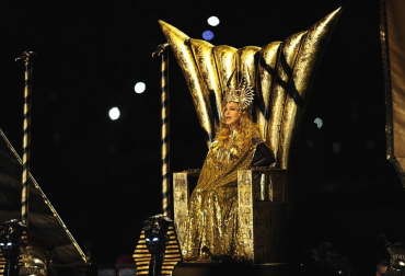 La Reina del Pop aprovechó uno de los eventos deportivos más vistos en la televisdión estadounidense para rememorar su carrera musical con una presentación en la que interpretó sus éxitos, desde el clásico "Like a Prayer" hasta el más reciente "Give me all your loving".