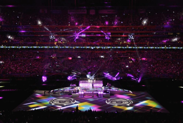 La Reina del Pop aprovechó uno de los eventos deportivos más vistos en la televisdión estadounidense para rememorar su carrera musical con una presentación en la que interpretó sus éxitos, desde el clásico "Like a Prayer" hasta el más reciente "Give me all your loving".