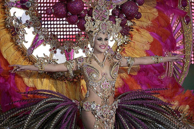 Varias imágenes del Carnaval de Santa Cruz de Tenerife 2012