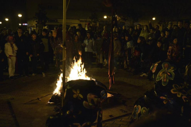 La localidad ha celebrado sus carnavales que han finalizado con la quema de Jacobo de Licras en la Plaza Consistorial de la localidad.