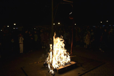 La localidad ha celebrado sus carnavales que han finalizado con la quema de Jacobo de Licras en la Plaza Consistorial de la localidad.