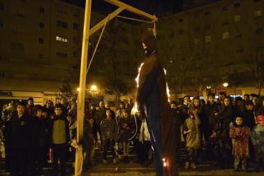 La localidad ha celebrado sus carnavales que han finalizado con la quema de Jacobo de Licras en la Plaza Consistorial de la localidad.