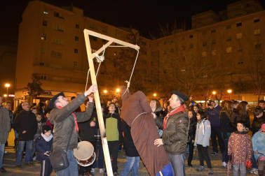La localidad ha celebrado sus carnavales que han finalizado con la quema de Jacobo de Licras en la Plaza Consistorial de la localidad.