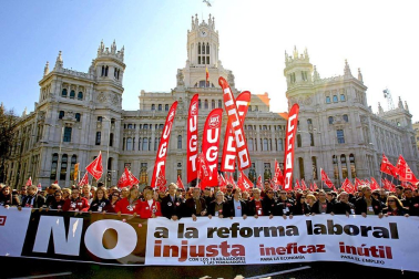 Movilizaciones convocadas por UGT y CCOO en las principales ciudades españolas como protesta y rechazo a la reforma laboral aprobada por el Gobierno de Rajoy.