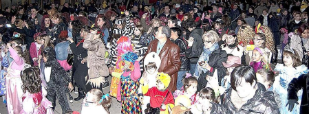 Ambiente y disfraces en los Carnavales de San Adrián 2012.